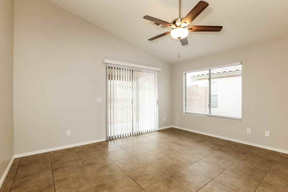 15814 W Jackson St - Photo 7 of 16