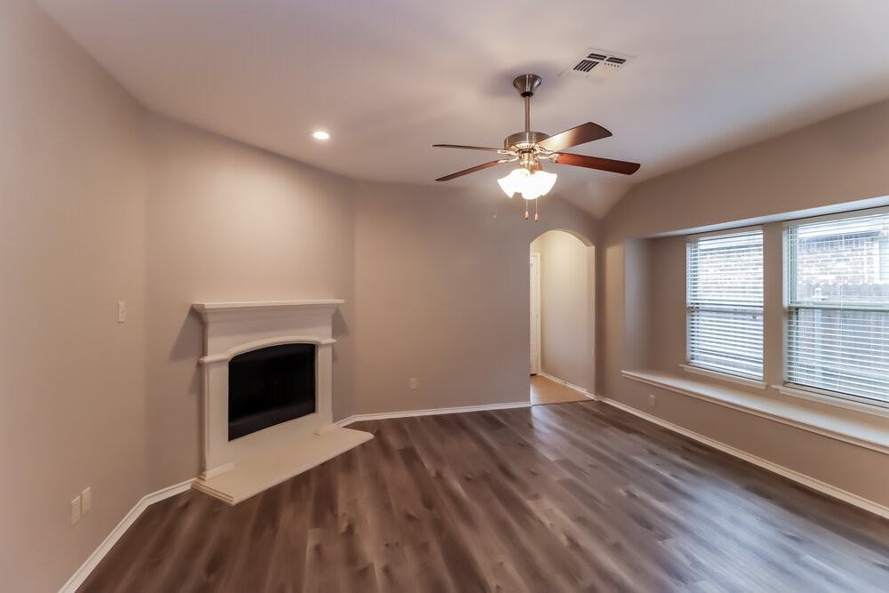 259 Haywood Mews - Photo 3 of 16