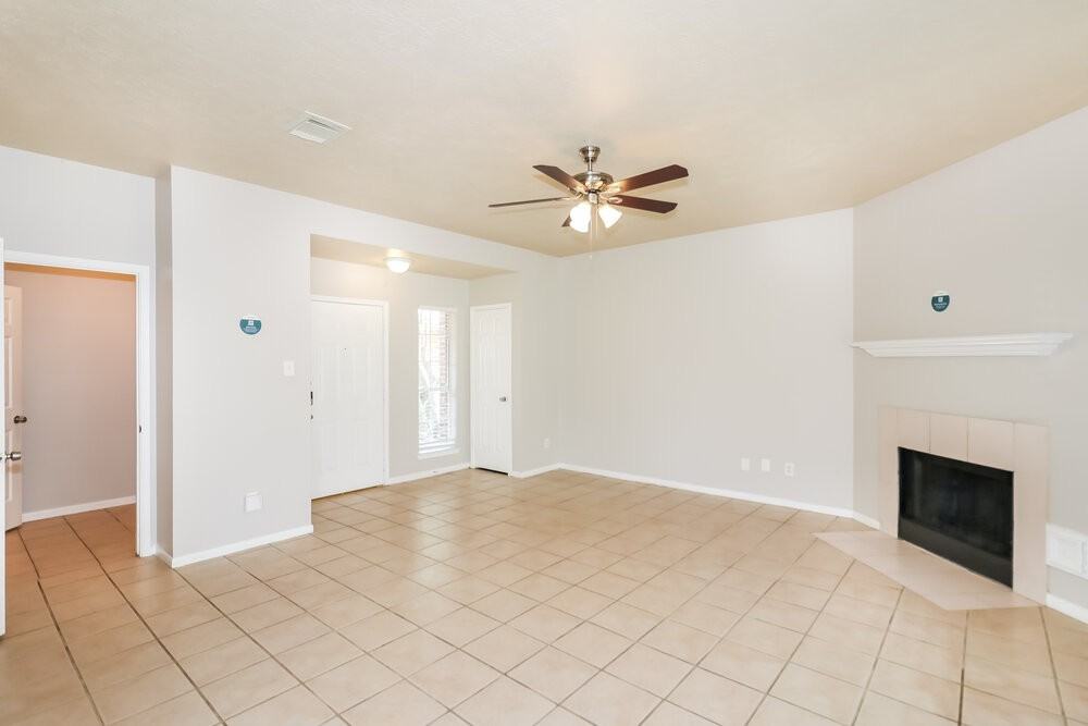 11927 Oakner Dr - Photo 5 of 17