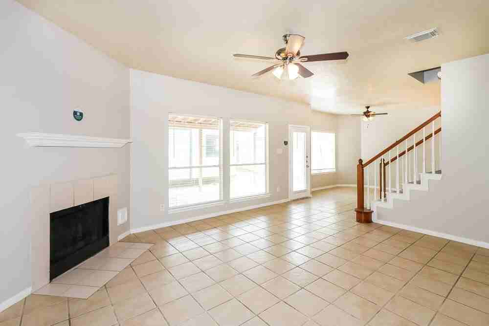 11927 Oakner Dr - Photo 6 of 17