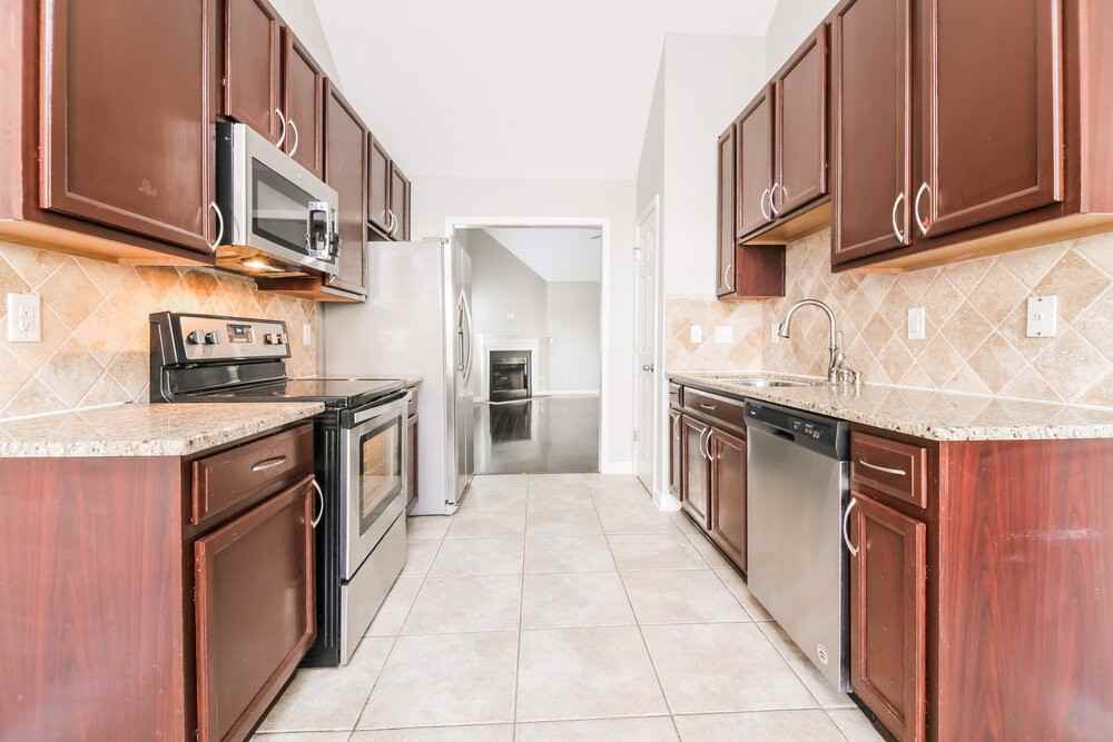 553 Texanna Way - Photo 7 of 17