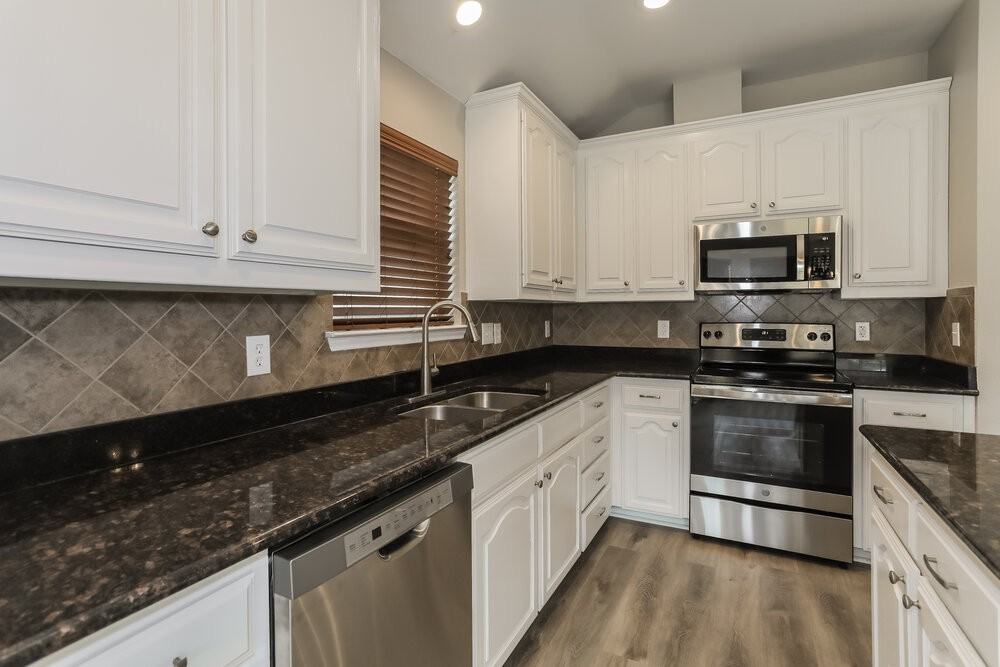 9221 Barbara Dr - Photo 7 of 16