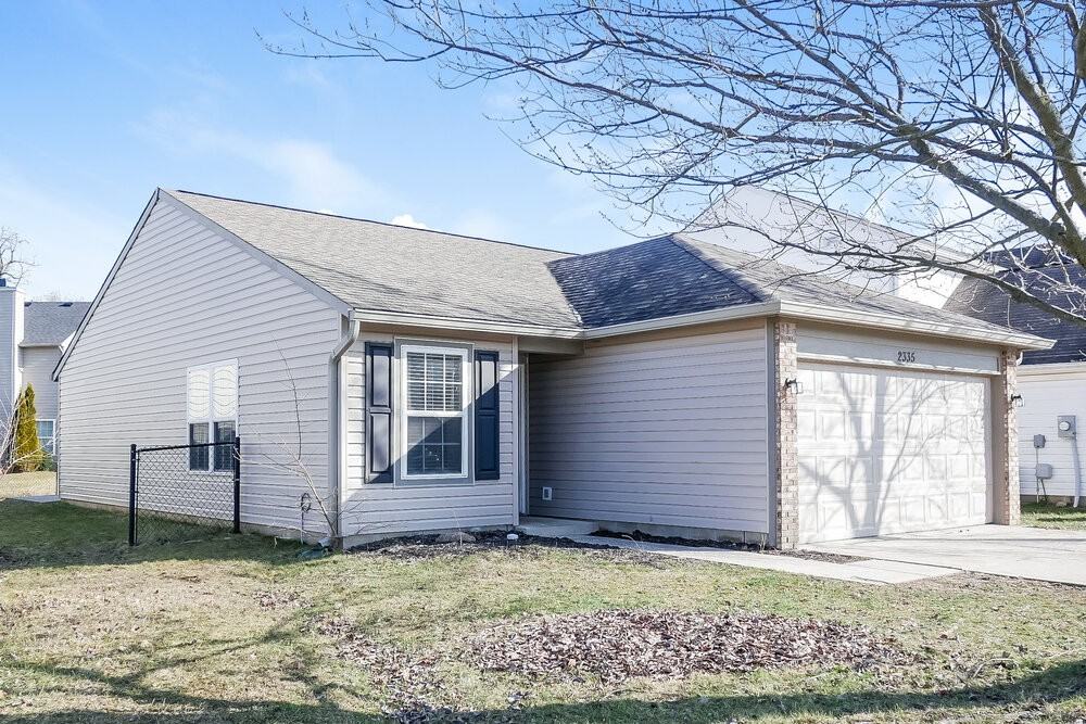 2335 Layton Park Dr - Photo 3 of 16