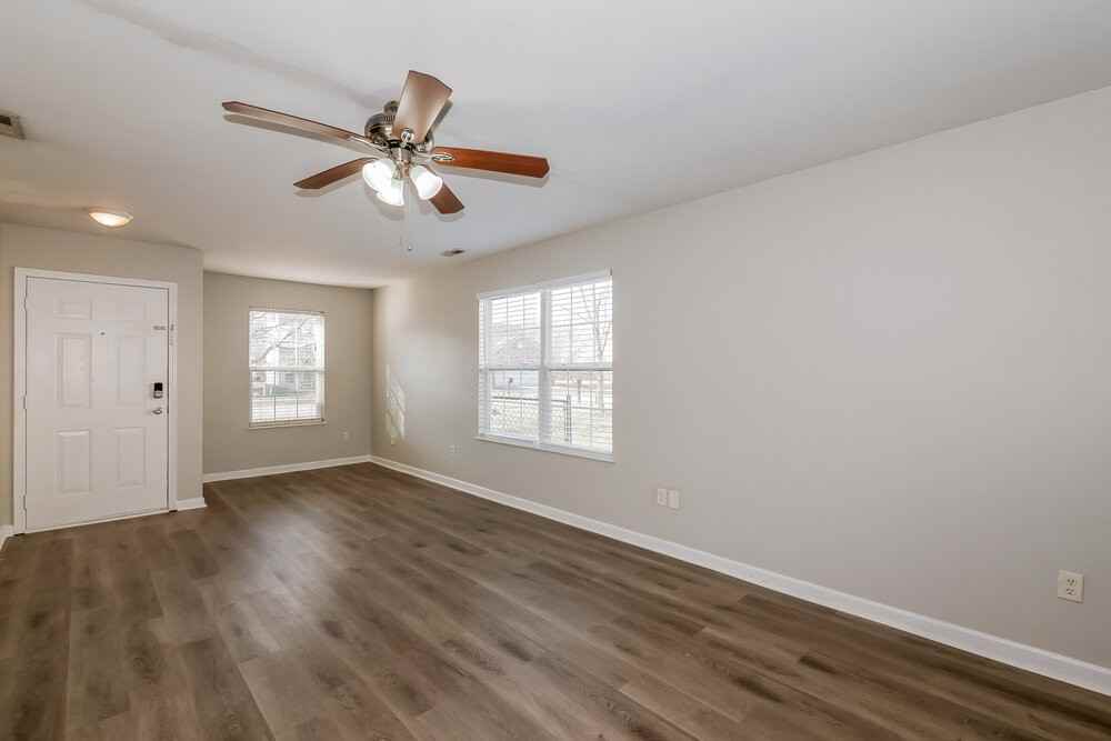 2335 Layton Park Dr - Photo 7 of 16