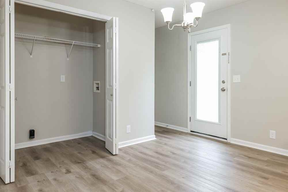 2729 Windwalker Ct - Photo 6 of 17