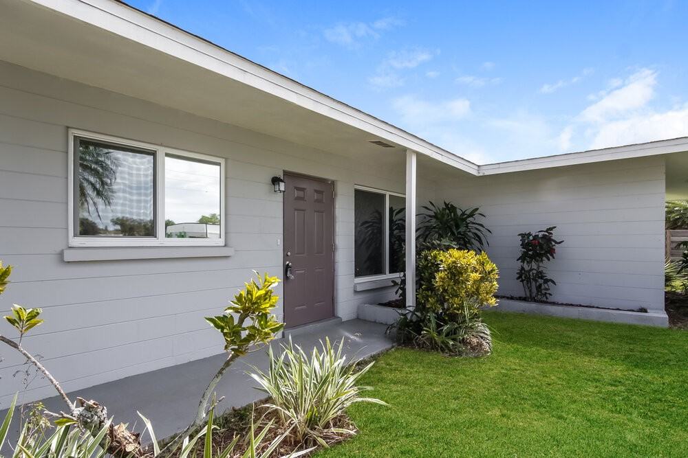 4459 Beneva Rd - Photo 2 of 25