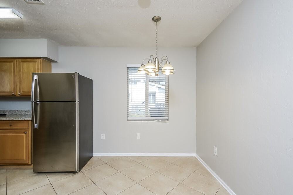 4459 Beneva Rd - Photo 7 of 25