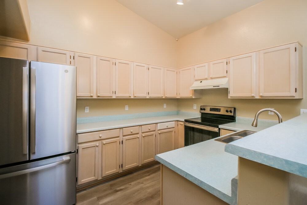 4649 E Towne Ln - Photo 7 of 17