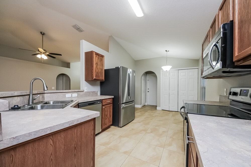 457 Regal Downs Cir - Photo 7 of 16