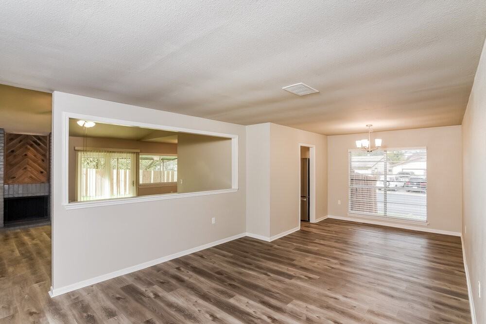 9478 Greens Pt - Photo 3 of 16