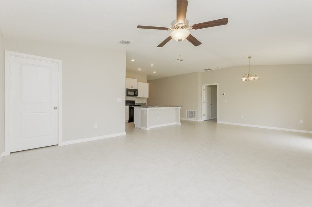 11515 Sage Canyon Dr - Photo 3 of 16