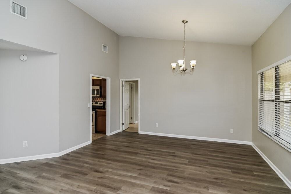 8255 Spencers Trace Dr - Photo 7 of 16