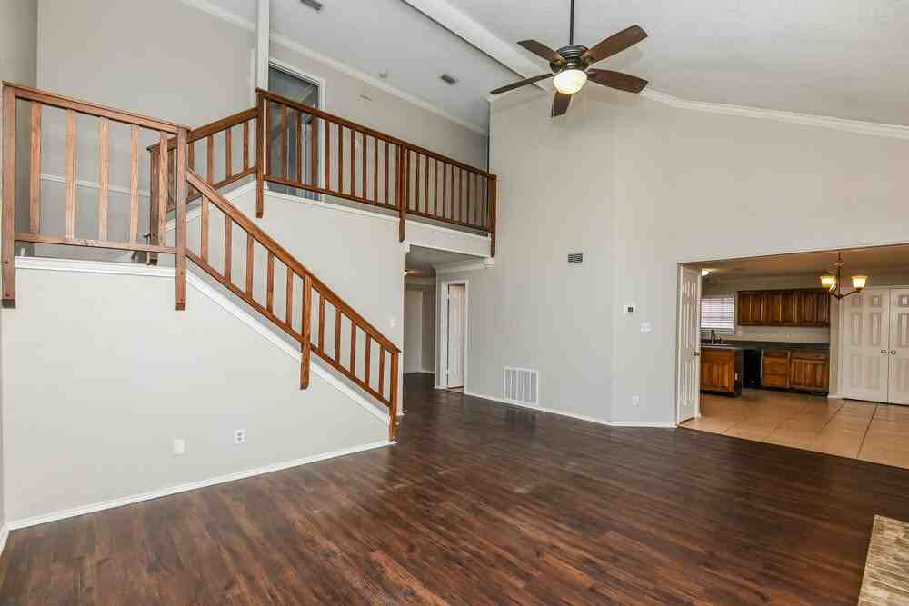 2552 Forest Creek Dr - Photo 5 of 17