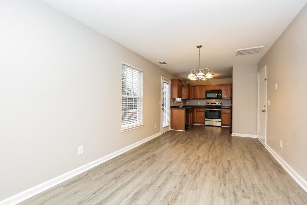 1105 Modesto Ct - Photo 6 of 17