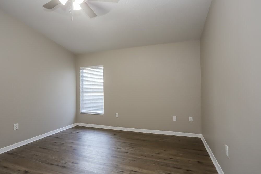 1528 Allenton Ave - Photo 7 of 16