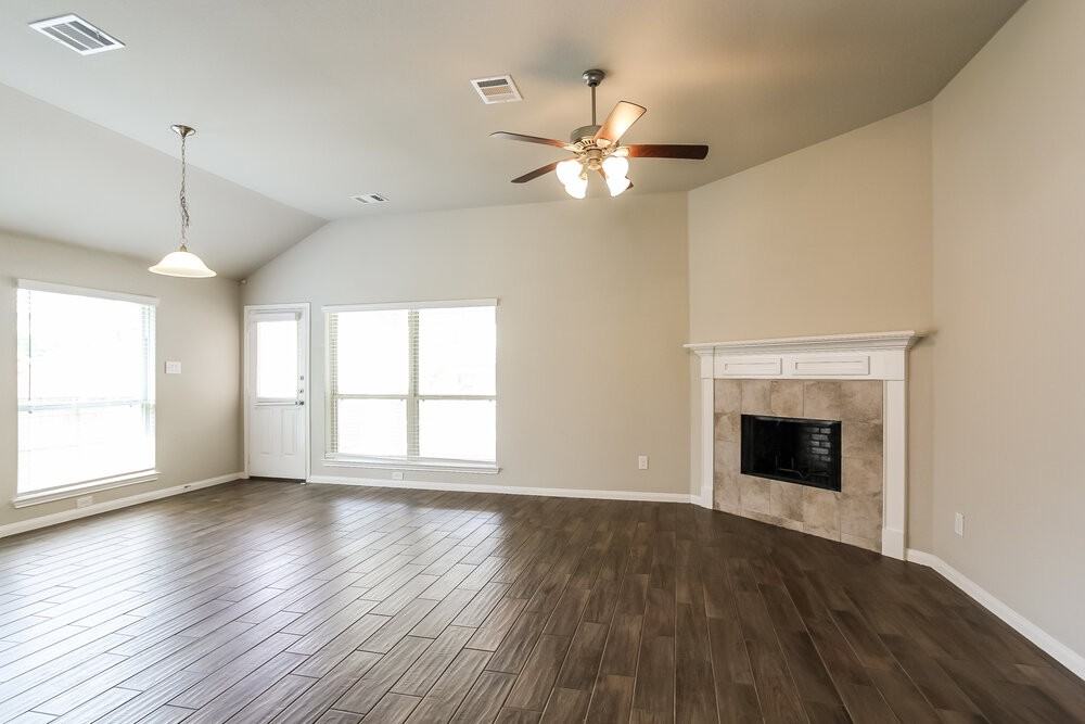 3718 Breckenridge Dr - Photo 3 of 16