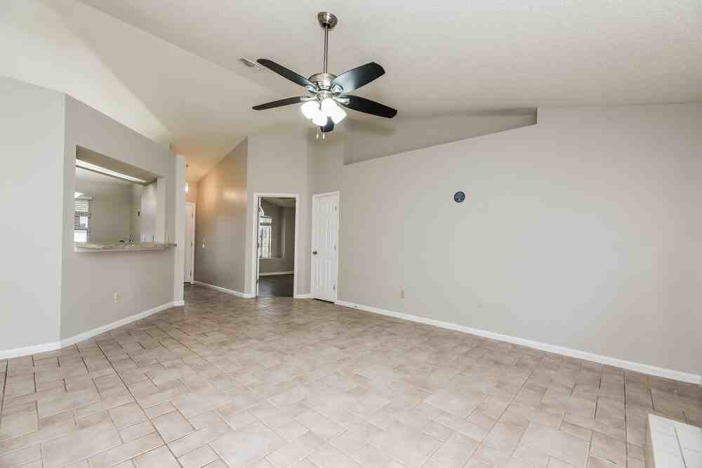 1731 Chandelier Cir W - Photo 5 of 16