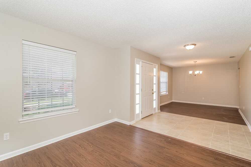 11309 Finchley Ln - Photo 2 of 15
