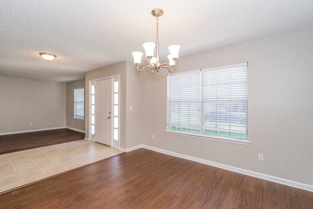 11309 Finchley Ln - Photo 3 of 15