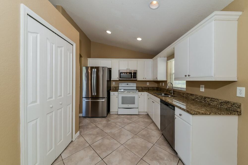 4643 Mermell Cir - Photo 6 of 16