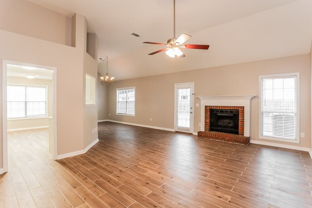 234 Providence Dr - Photo 3 of 16