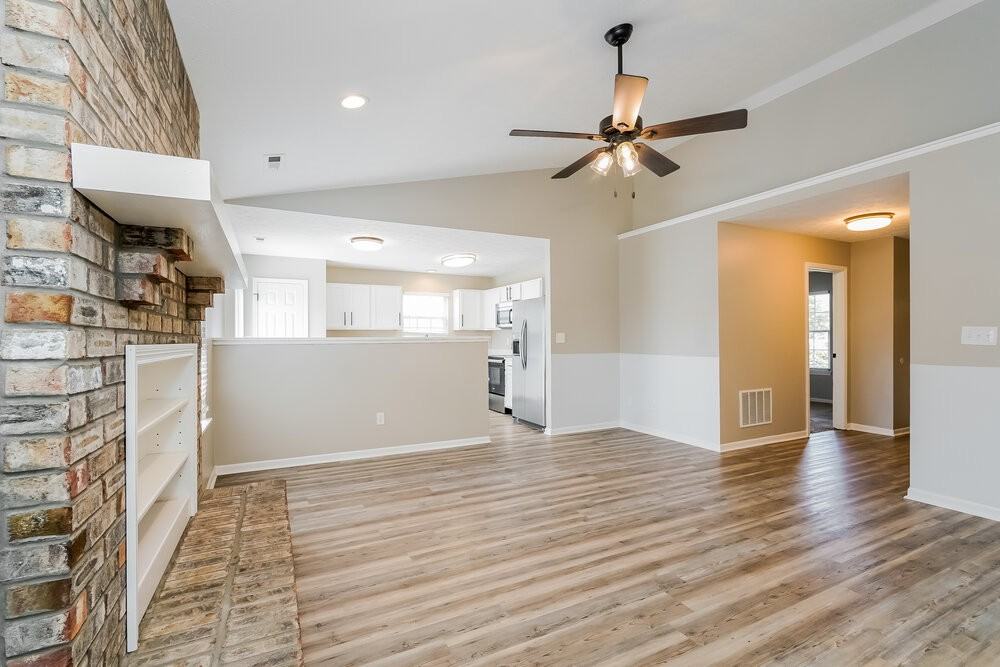 233 Sweetheart Ct - Photo 4 of 16
