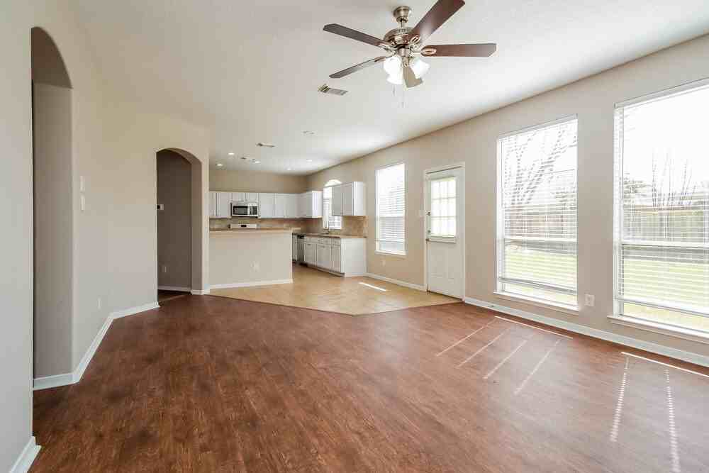 4939 Timber Path Dr - Photo 6 of 17