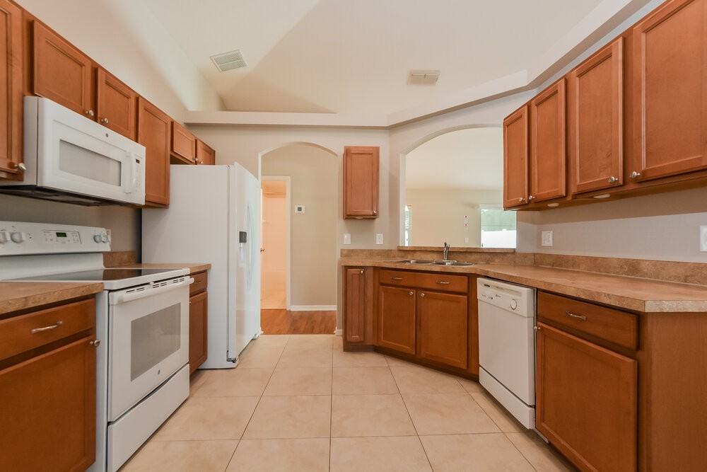 2138 Briarcliff Cir - Photo 6 of 16