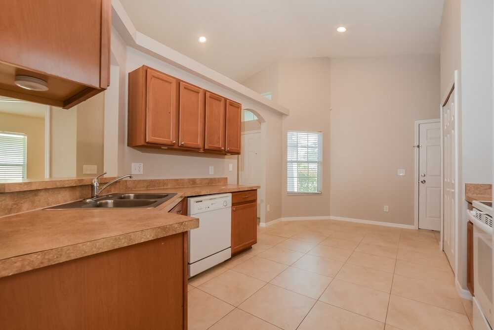 2138 Briarcliff Cir - Photo 7 of 16