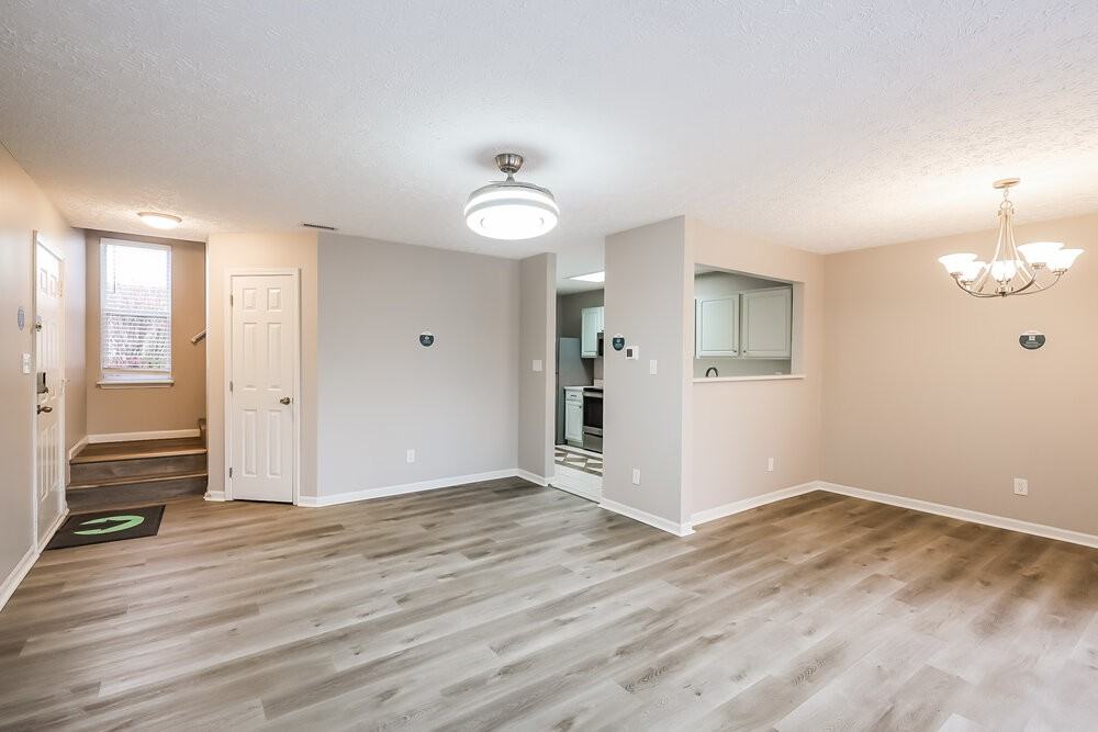 4439 Connaught East Dr - Photo 6 of 17