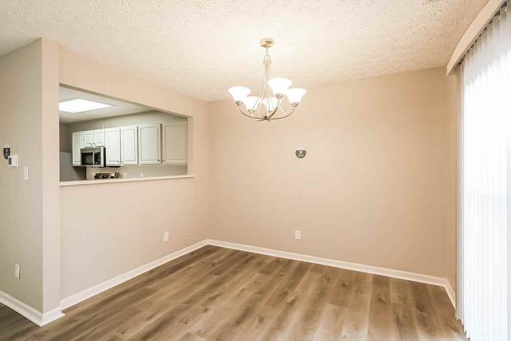 4439 Connaught East Dr - Photo 7 of 17