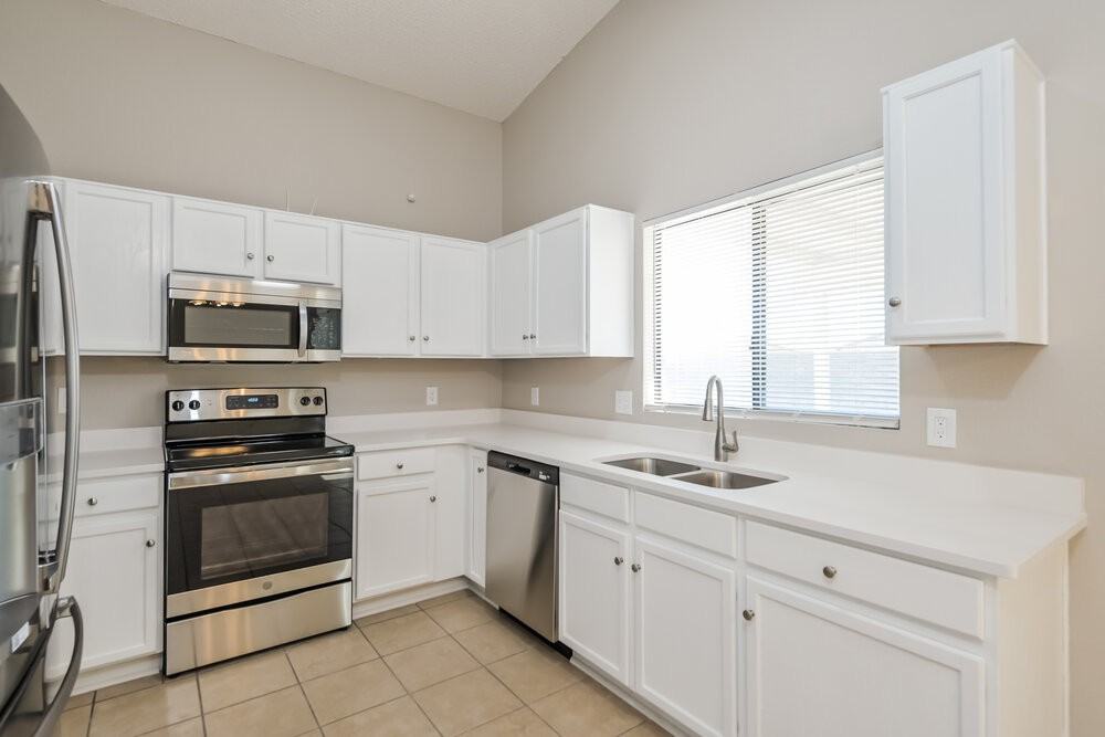 1809 W Rue De La Montagne - Photo 7 of 16