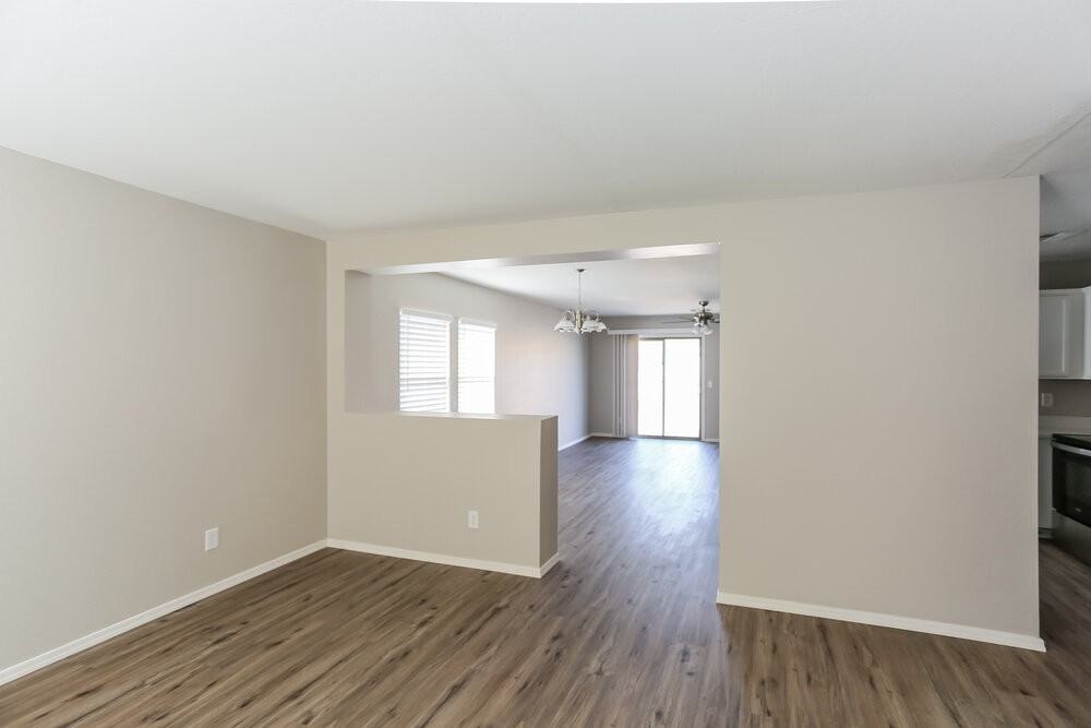 45616 W Guilder Ave - Photo 3 of 16