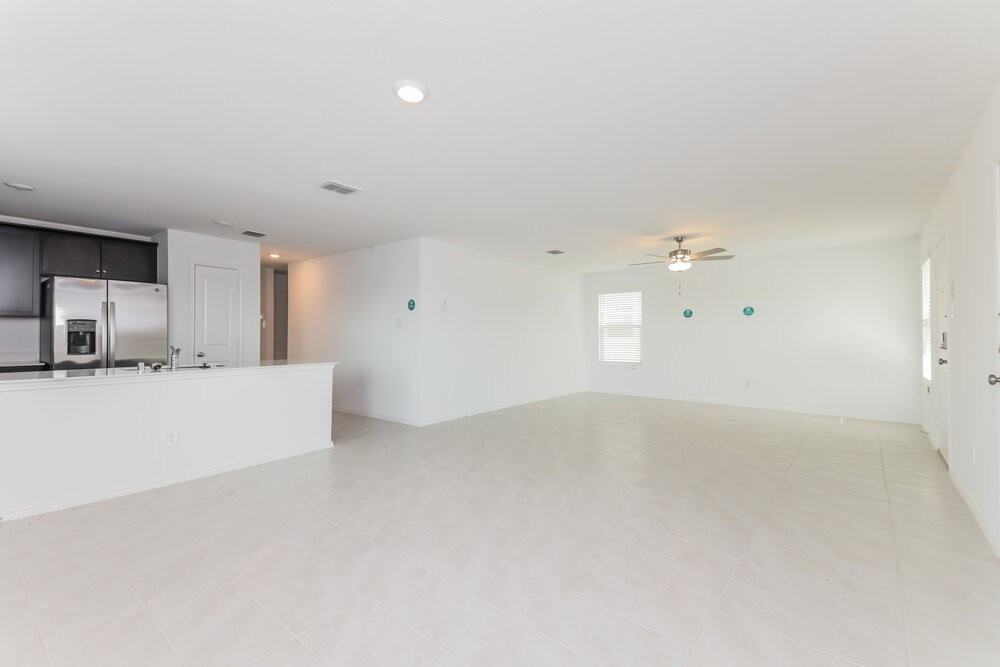 1536 Highbridge Blvd - Photo 6 of 16