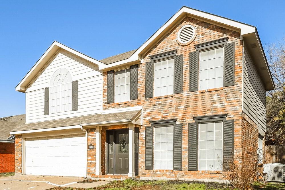 2317 Cromwell Dr - Photo 4 of 17