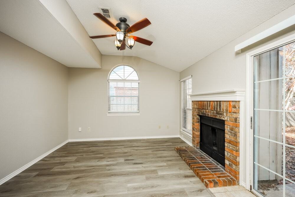 2317 Cromwell Dr - Photo 5 of 17