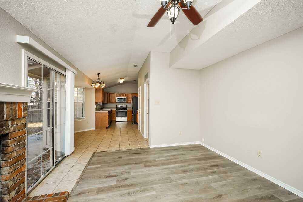 2317 Cromwell Dr - Photo 6 of 17