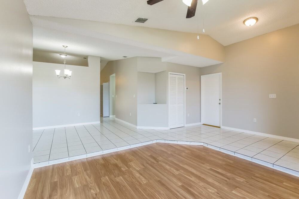 5421 Sw 144th Ave - Photo 3 of 16