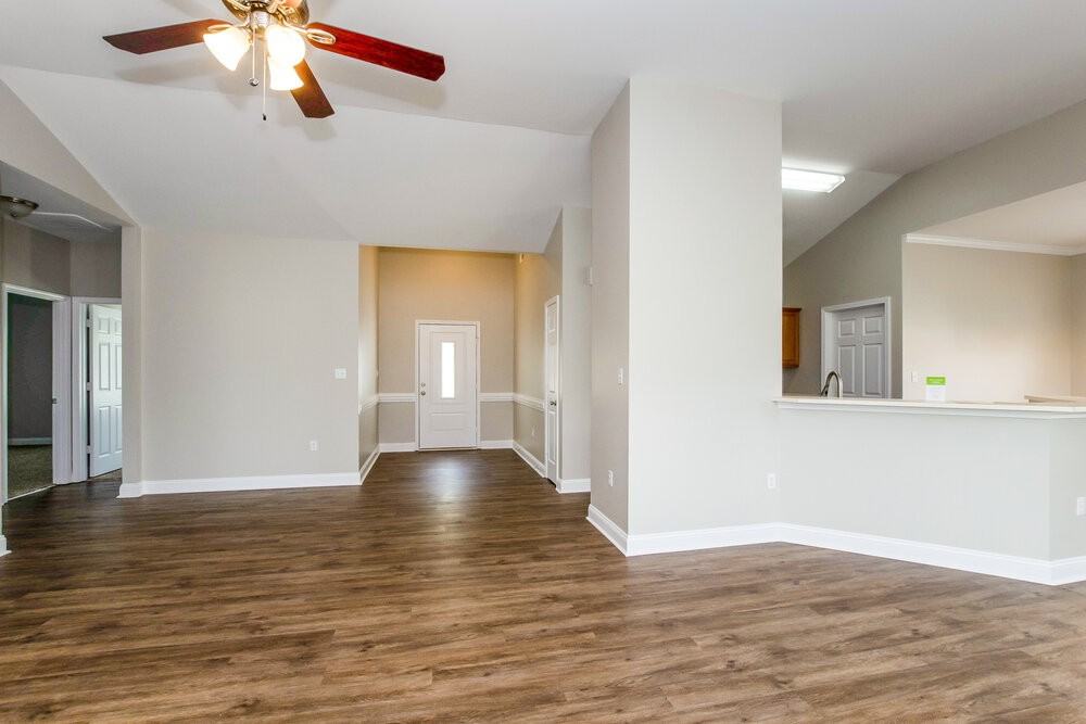 1432 Standish Dr - Photo 4 of 16