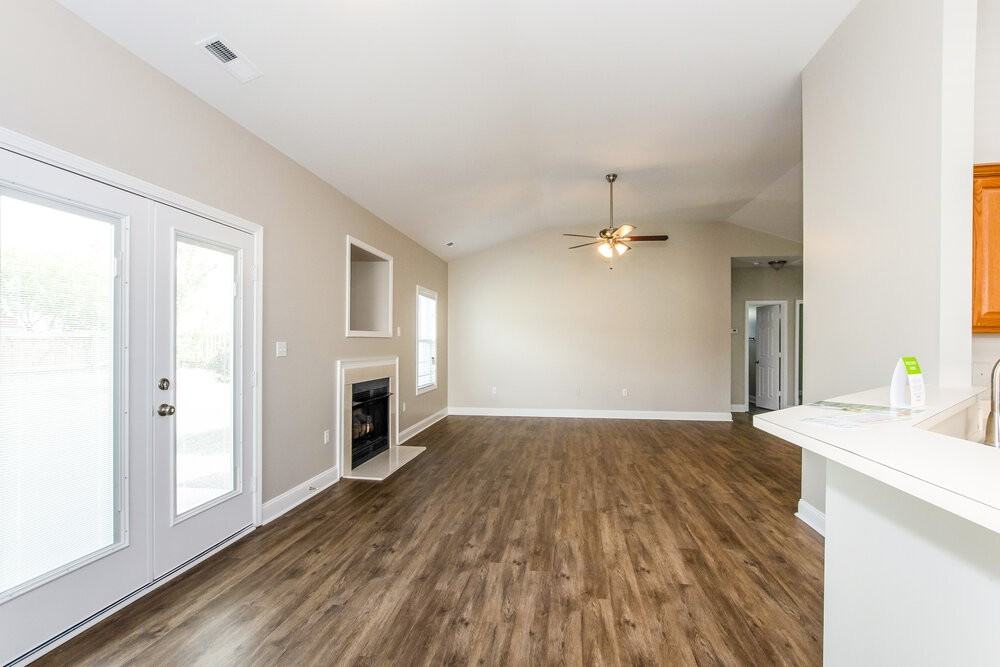 1432 Standish Dr - Photo 5 of 16