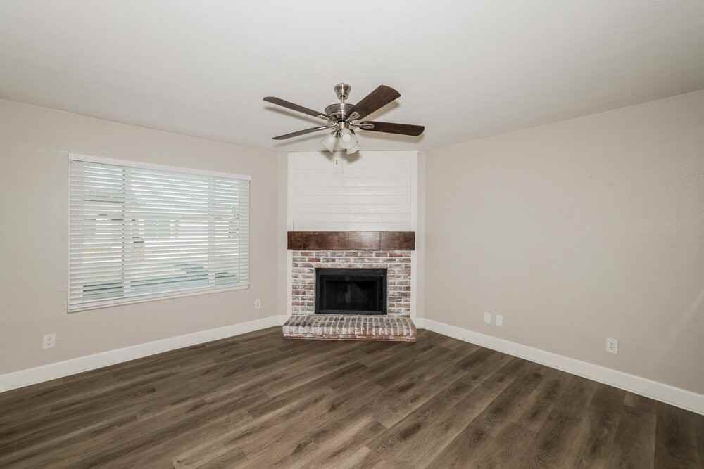 8737 W Bluefield Ave - Photo 6 of 17