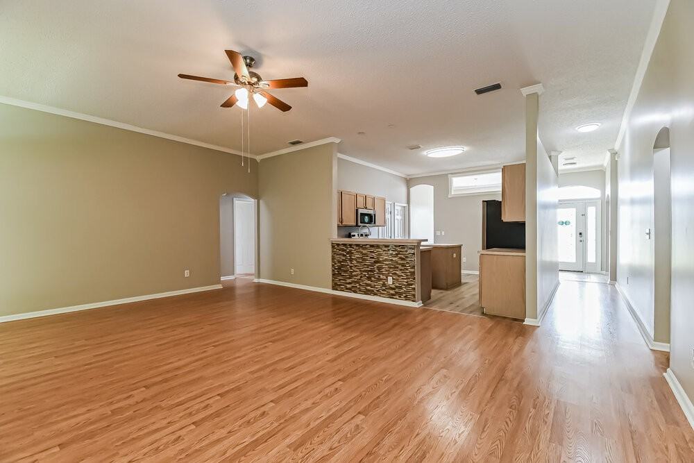 2796 Crumplehorn Ln - Photo 4 of 16