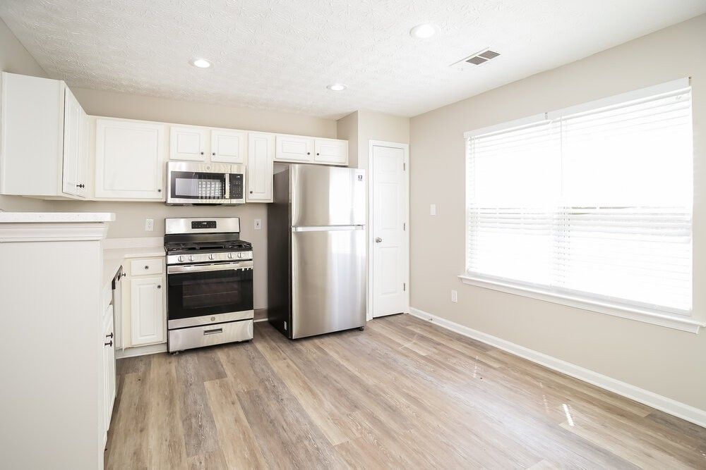 136 Oak Grove Pl - Photo 6 of 18