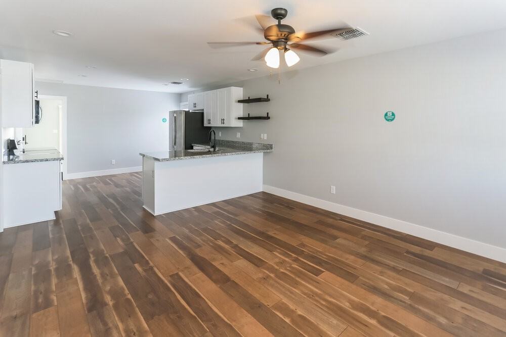 4656 S 38th Ln - Photo 5 of 16