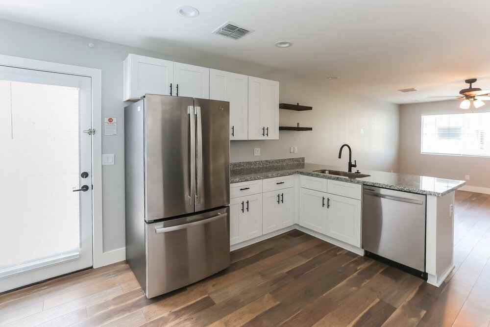 4656 S 38th Ln - Photo 7 of 16