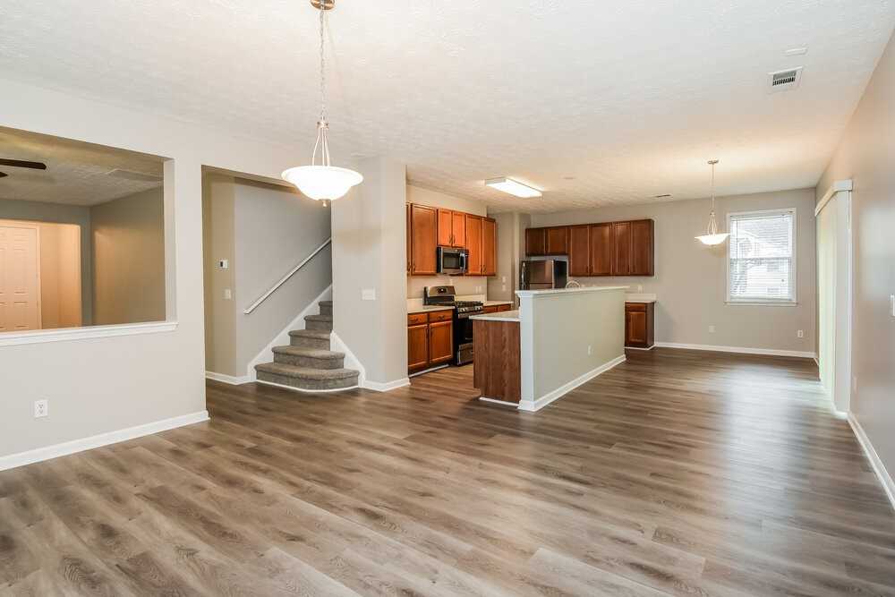 2040 Valley Creek Dr - Photo 7 of 17