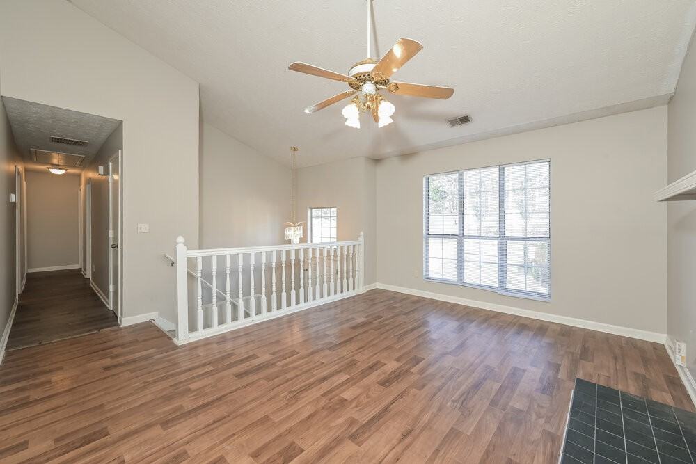 2314 Hampton Dr - Photo 5 of 17