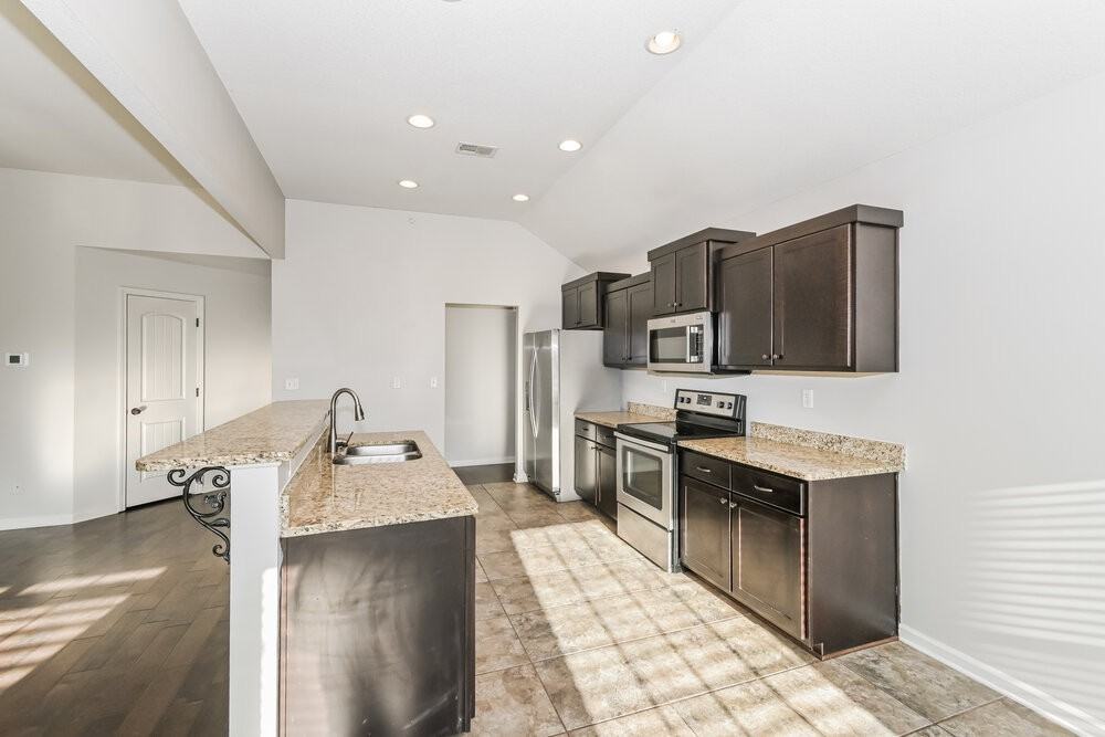 2805 S Cherry Dr - Photo 7 of 17