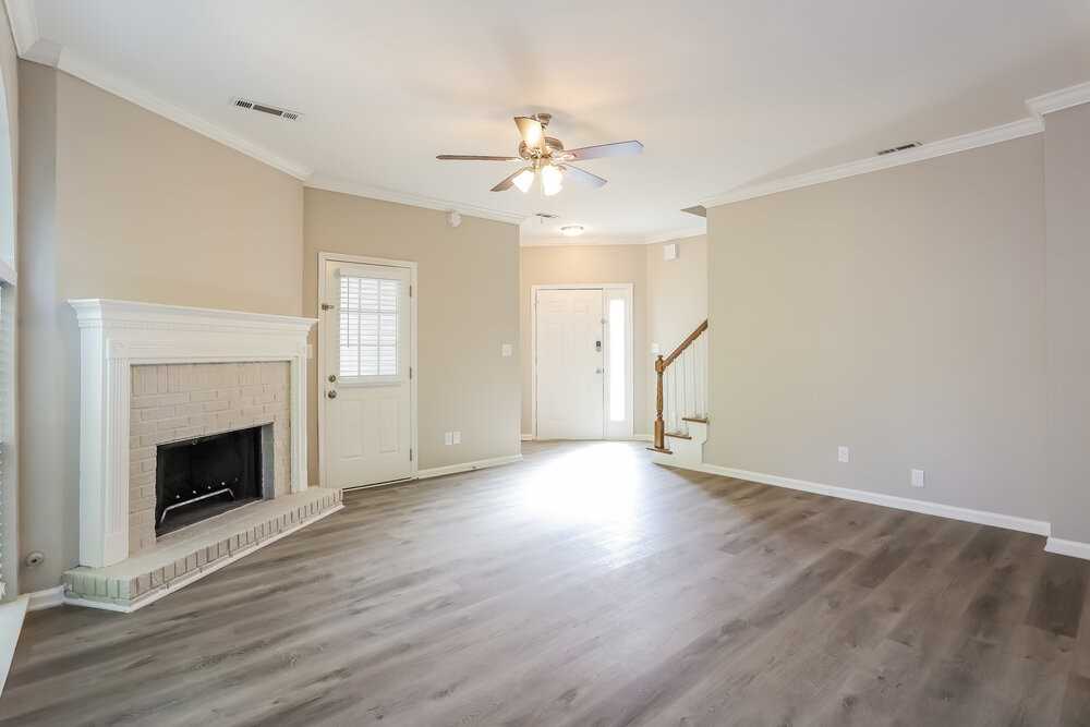 724 S Fairfield Dr - Photo 4 of 17