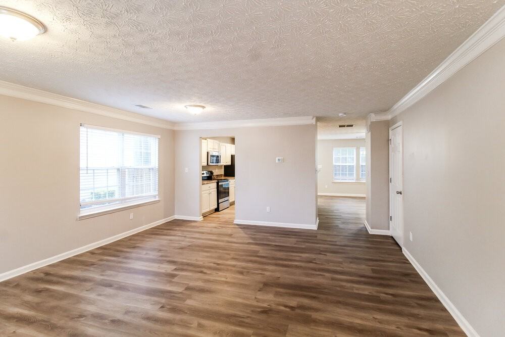 1030 Eatonton Way - Photo 4 of 17